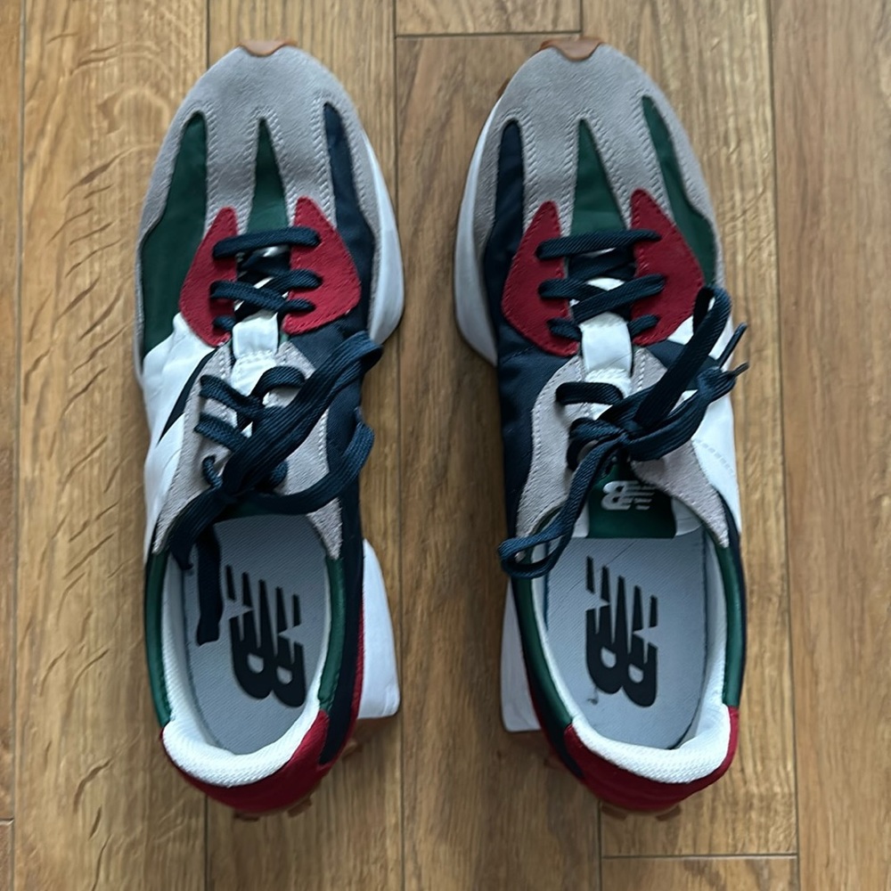 New Balance 327 Sneakers